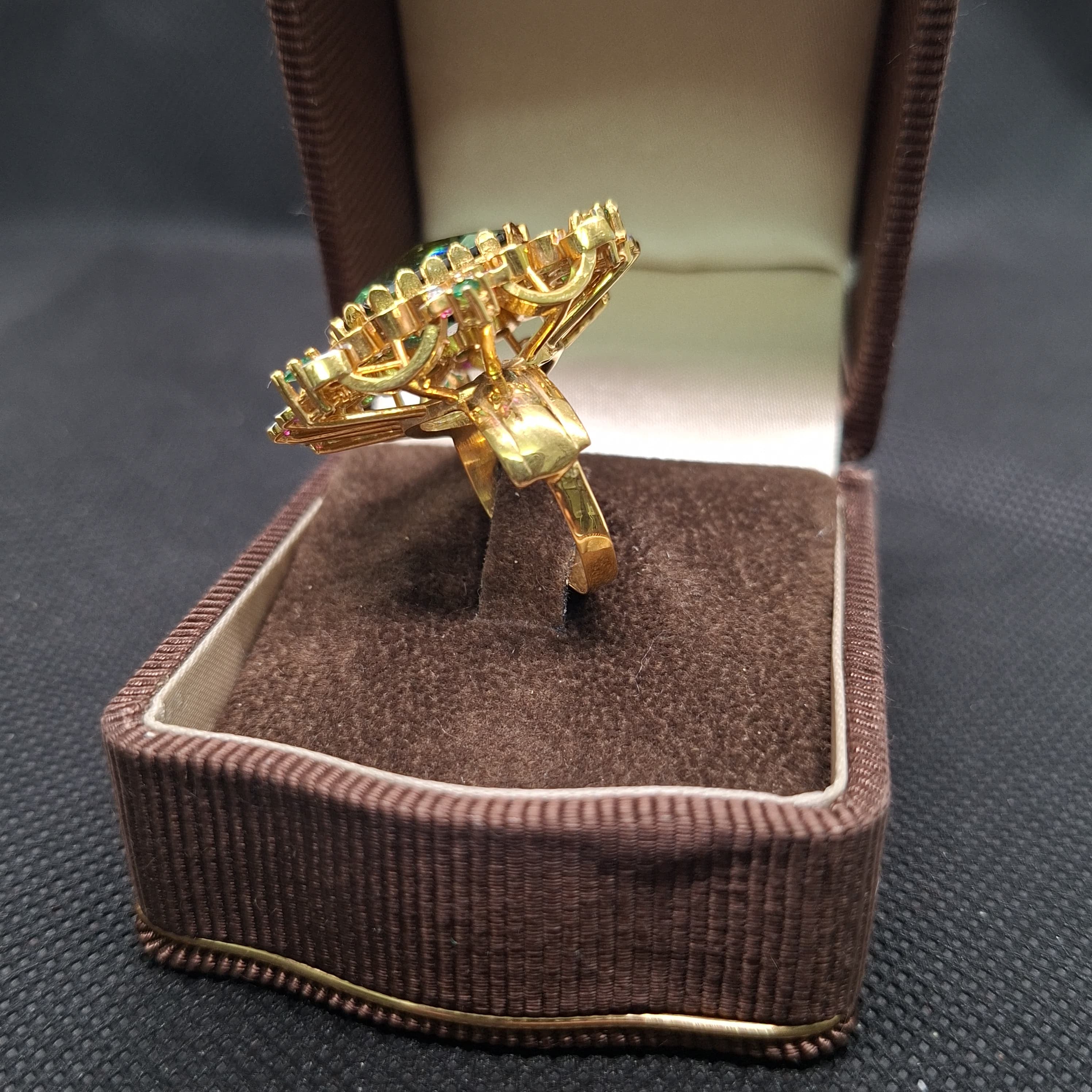 Anello stile liberty