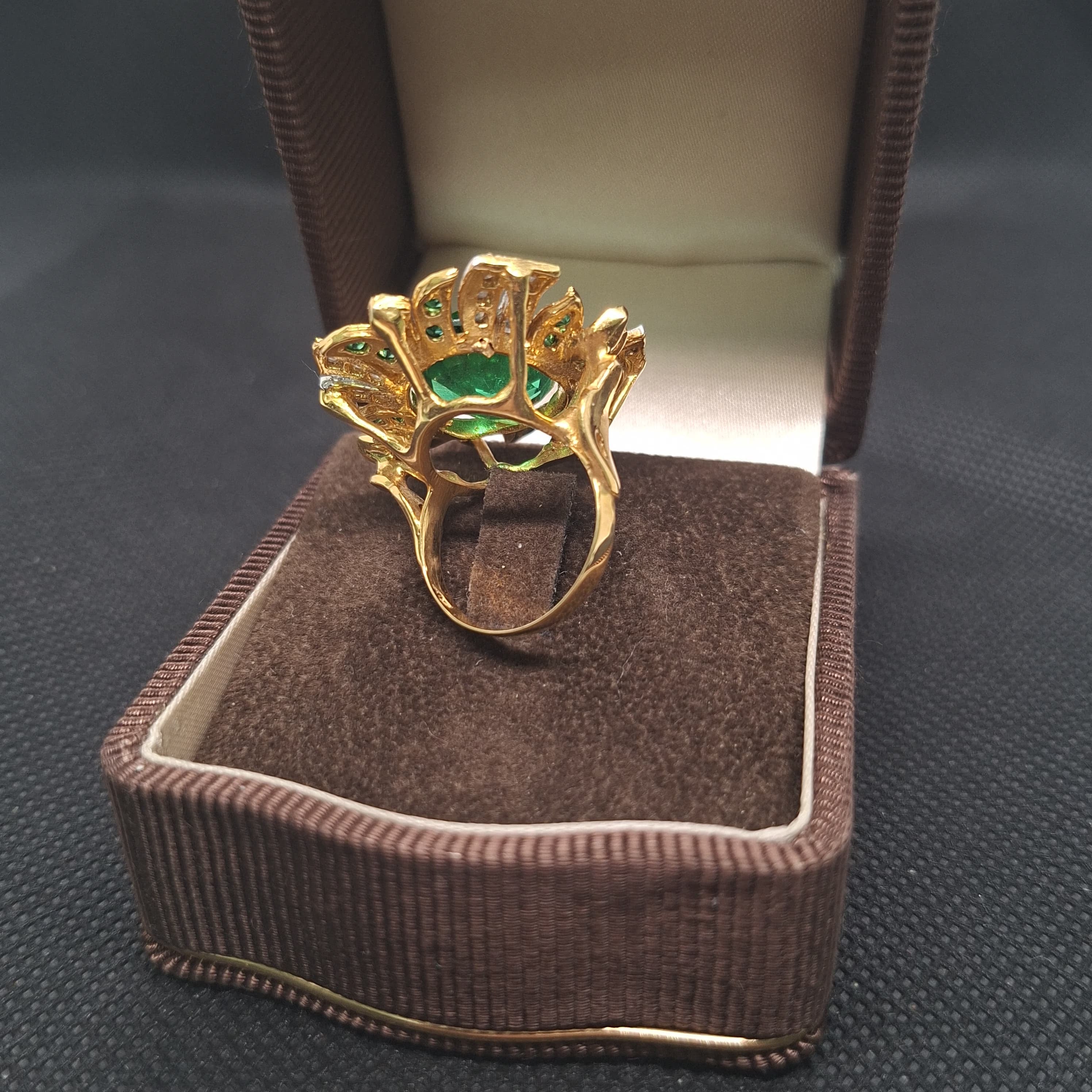 Anello stile liberty