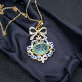 Ciondolo con collana in stile liberty