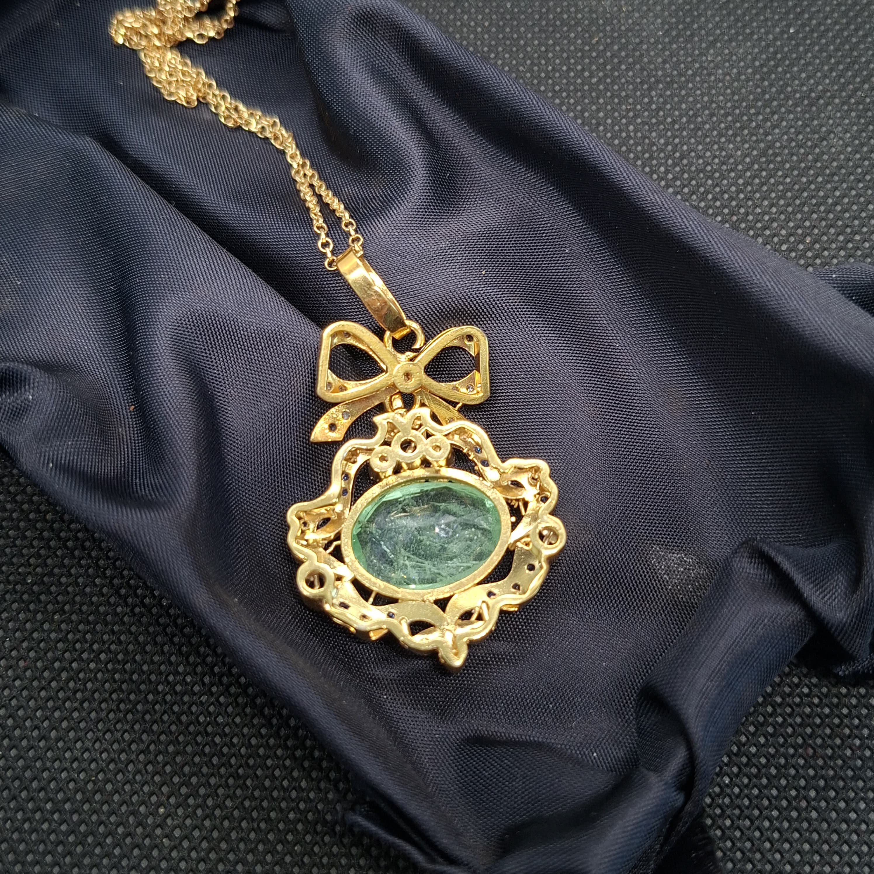 Ciondolo con collana in stile liberty