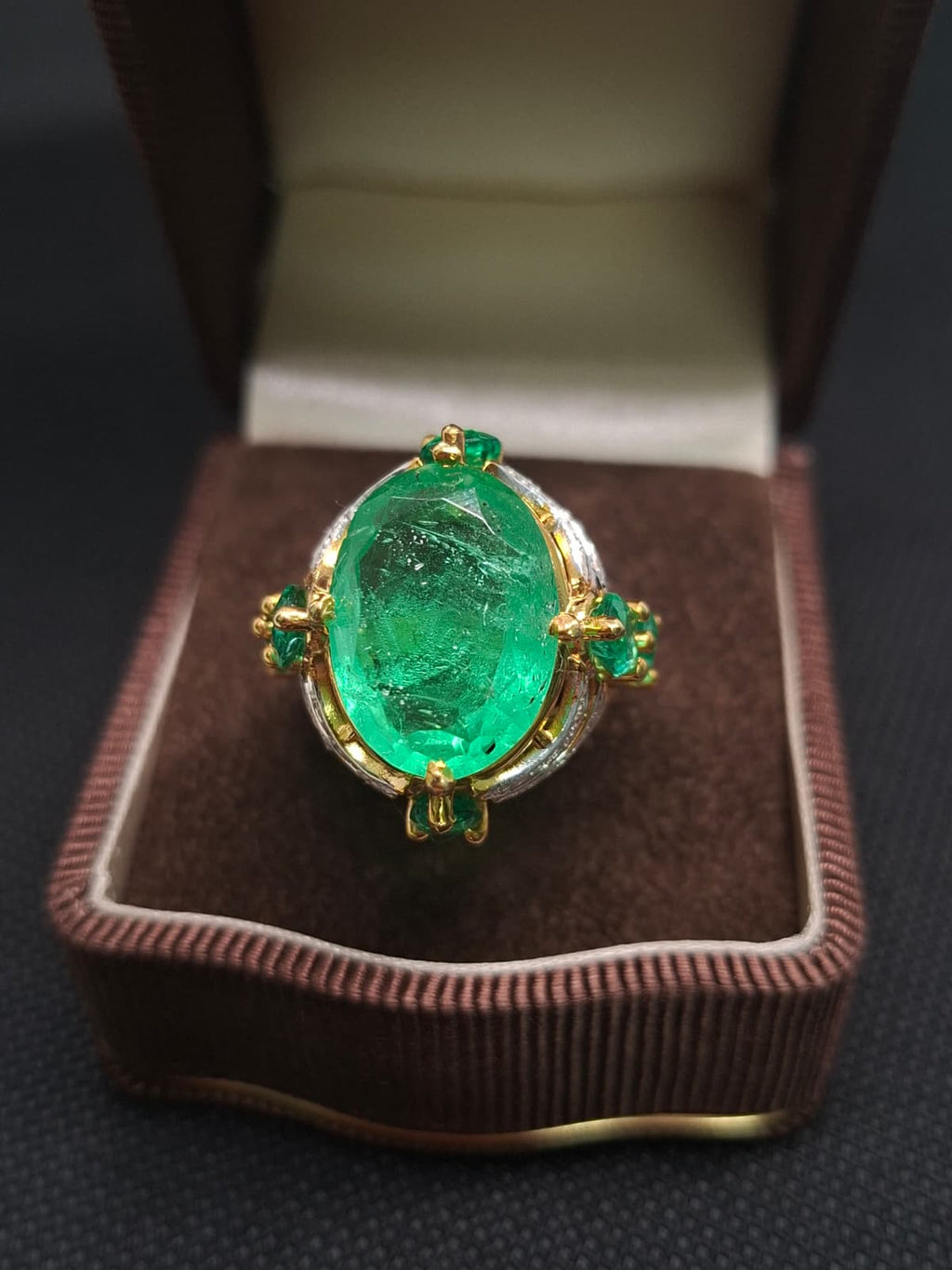 Anello stile vittoriano
