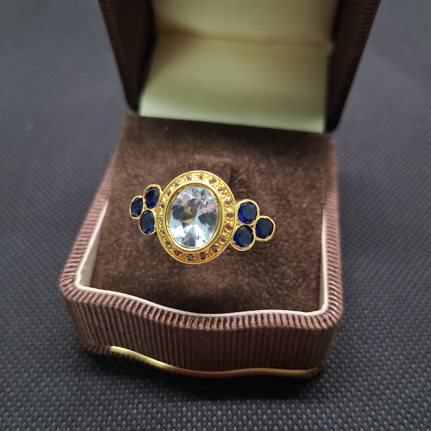 Anello stile vittoriano