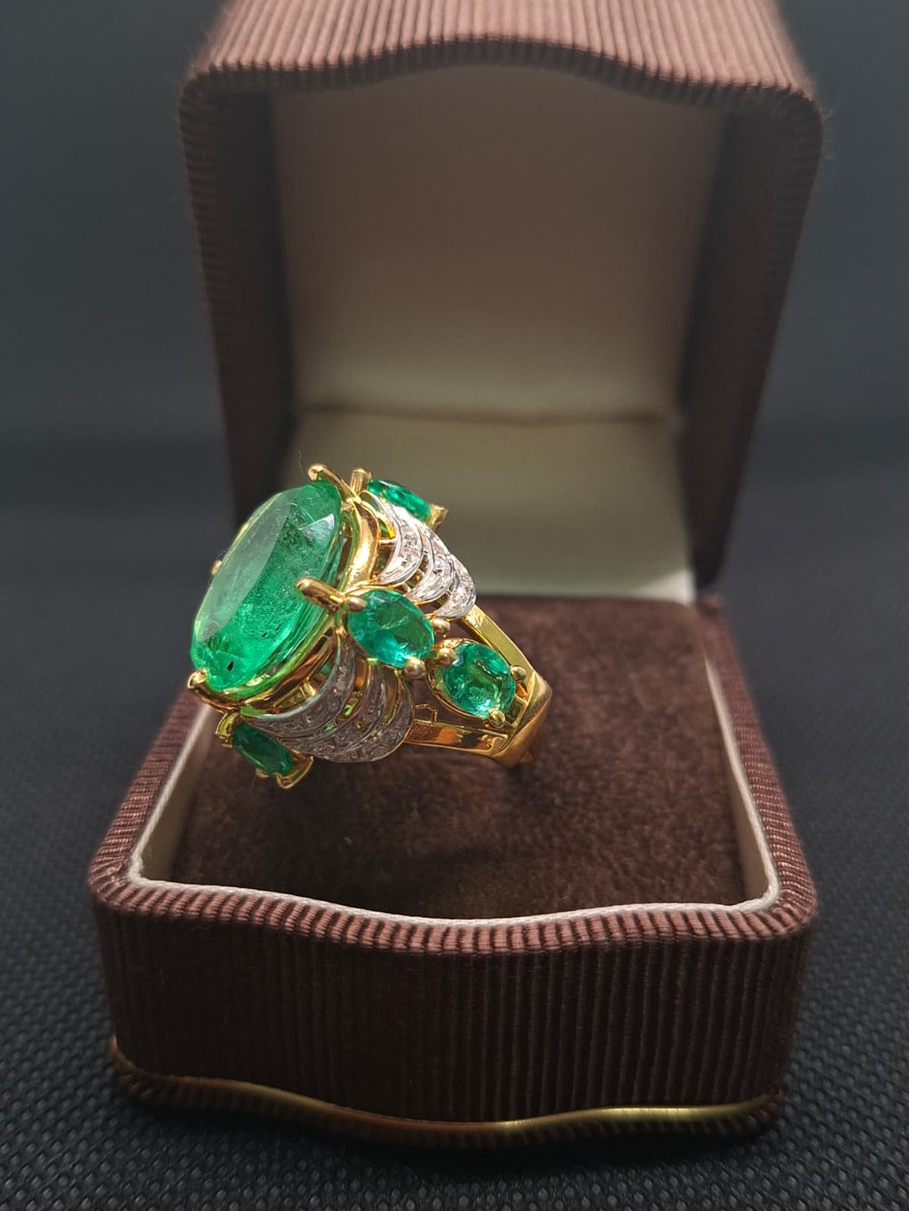 Anello stile vittoriano