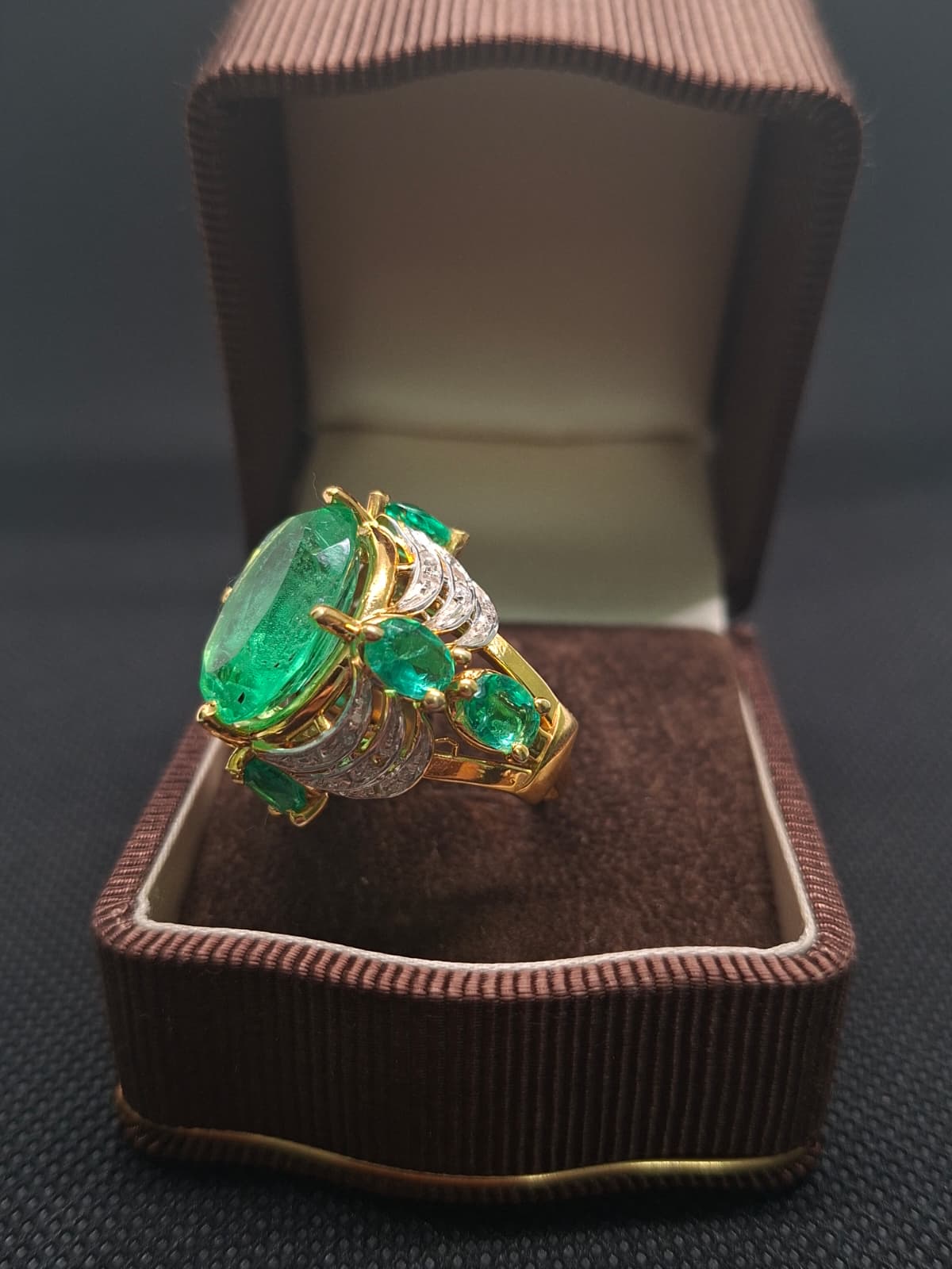 Anello stile vittoriano