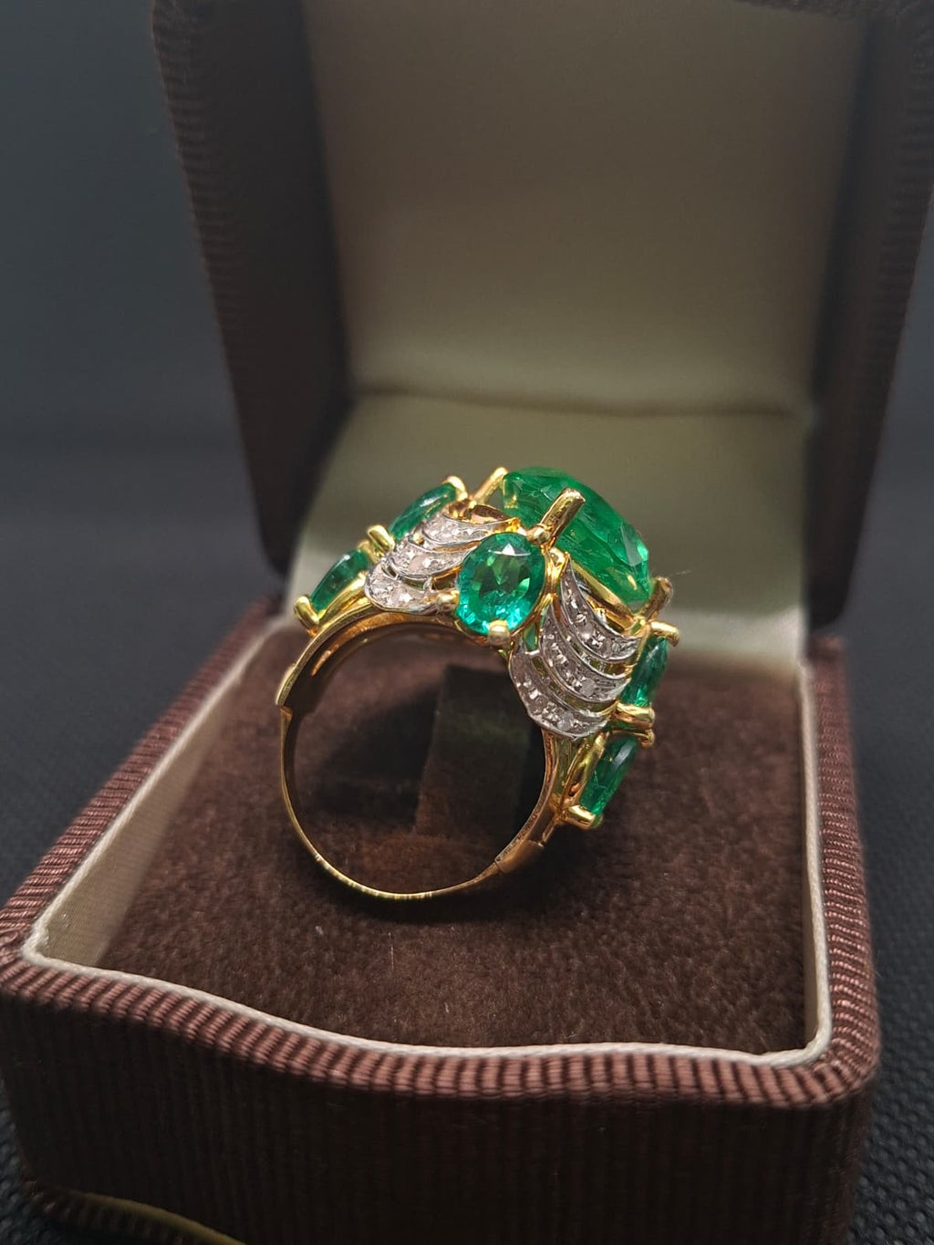 Anello stile vittoriano