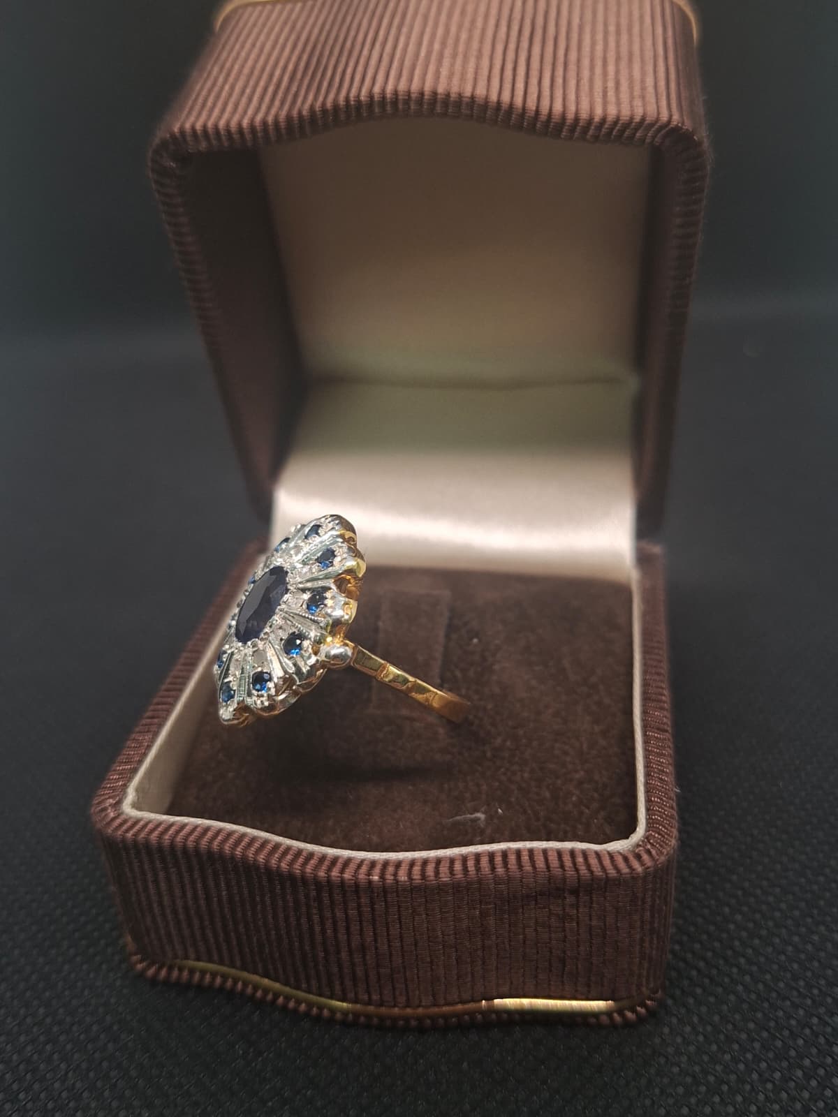 Anello stile vittoriano
