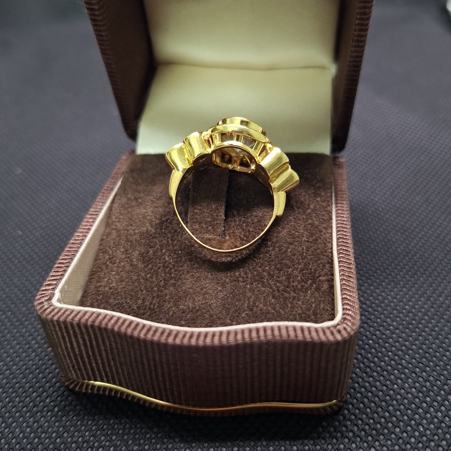 Anello stile vittoriano